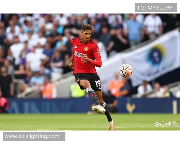 满背足球明星的传奇人生与荣耀之路探秘