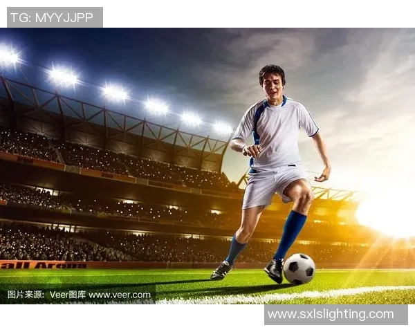 足球明星的个人资料与精彩瞬间全景展示