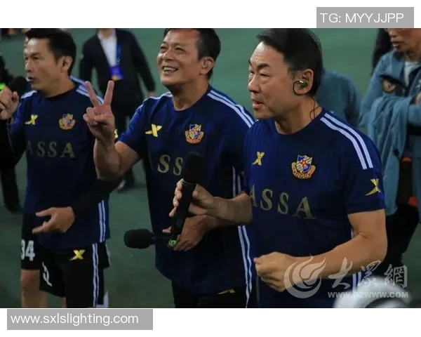 香港足球明星精彩点评图片展现运动魅力与激情瞬间 香港足球明星精彩点评图片展现运动魅力与激情瞬间